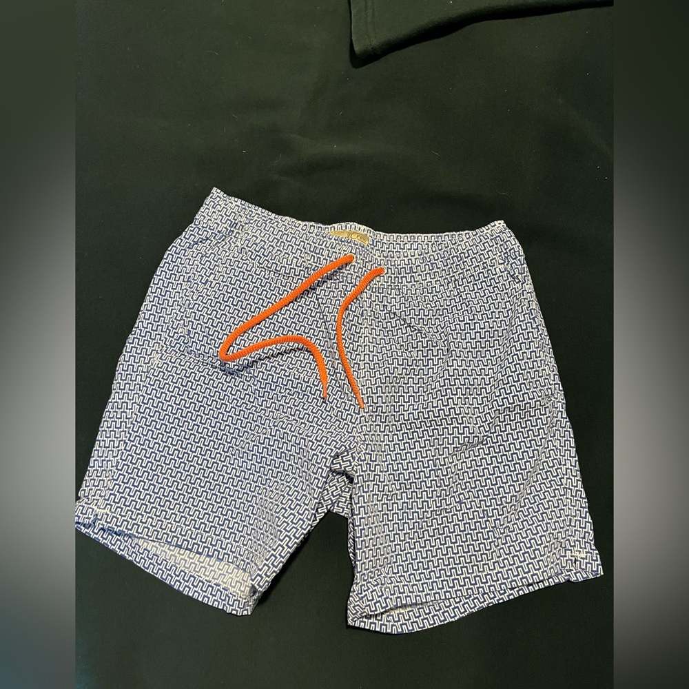 J Crew Swim Trunk 6 inch inseam white and blue pattern size small